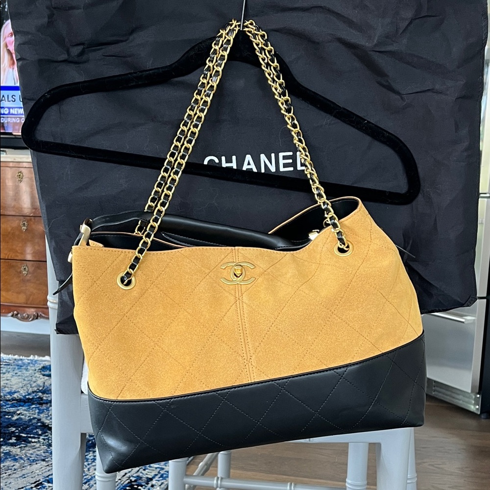 Ch8nel small shopping tote